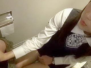 Japanese Girl Gives Nippon XXX Blowjob in Tokyo Public Bathroom Stall