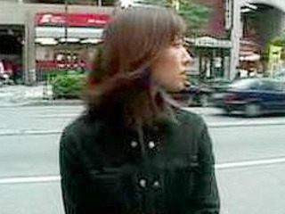 Japanese woman blows stranger on Tokyo street - the ultimate XXX experience!
